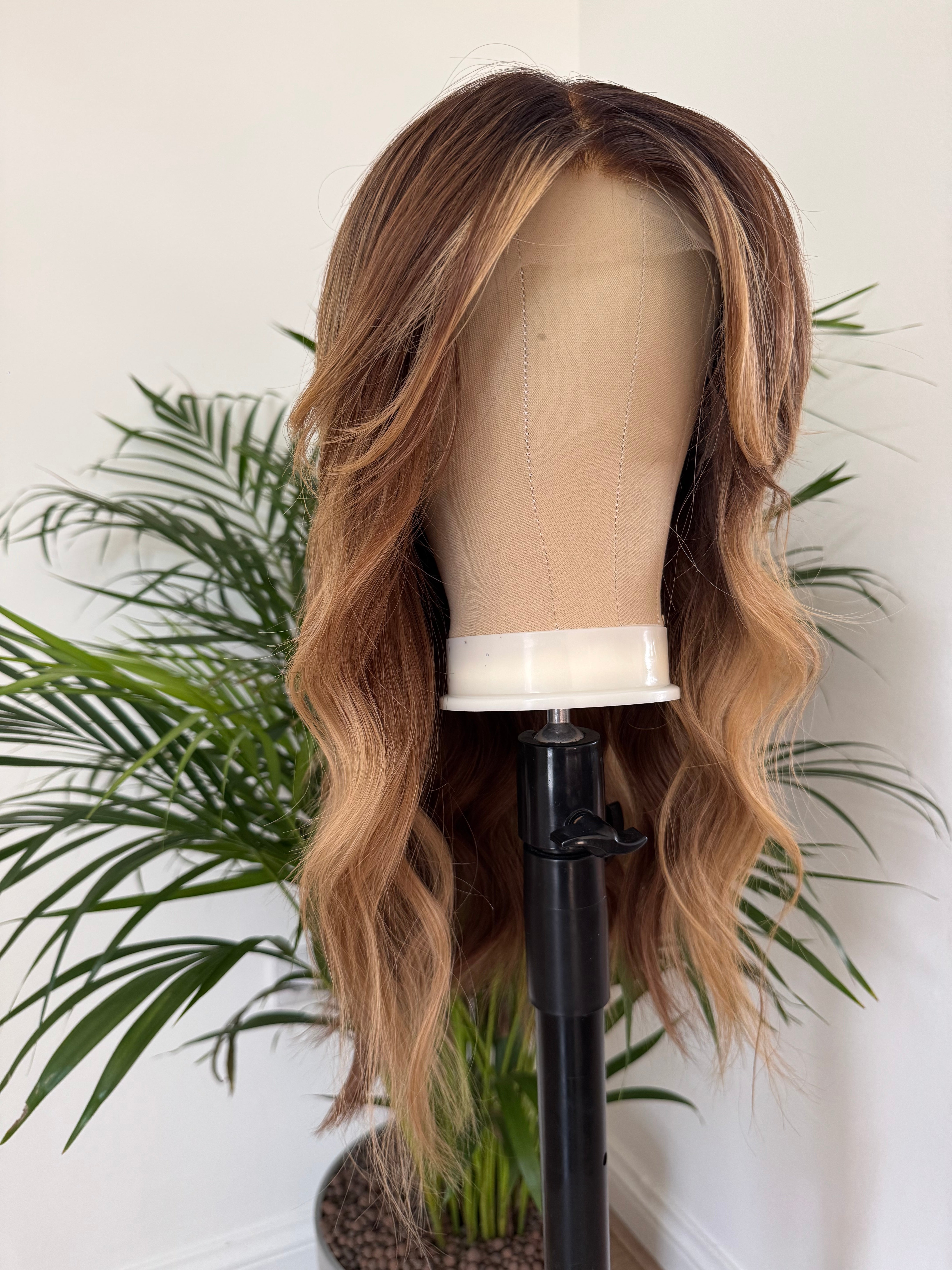 Olivia – Hellbraune Balayage HD Lace Echthaarperücke | 18" & 22"