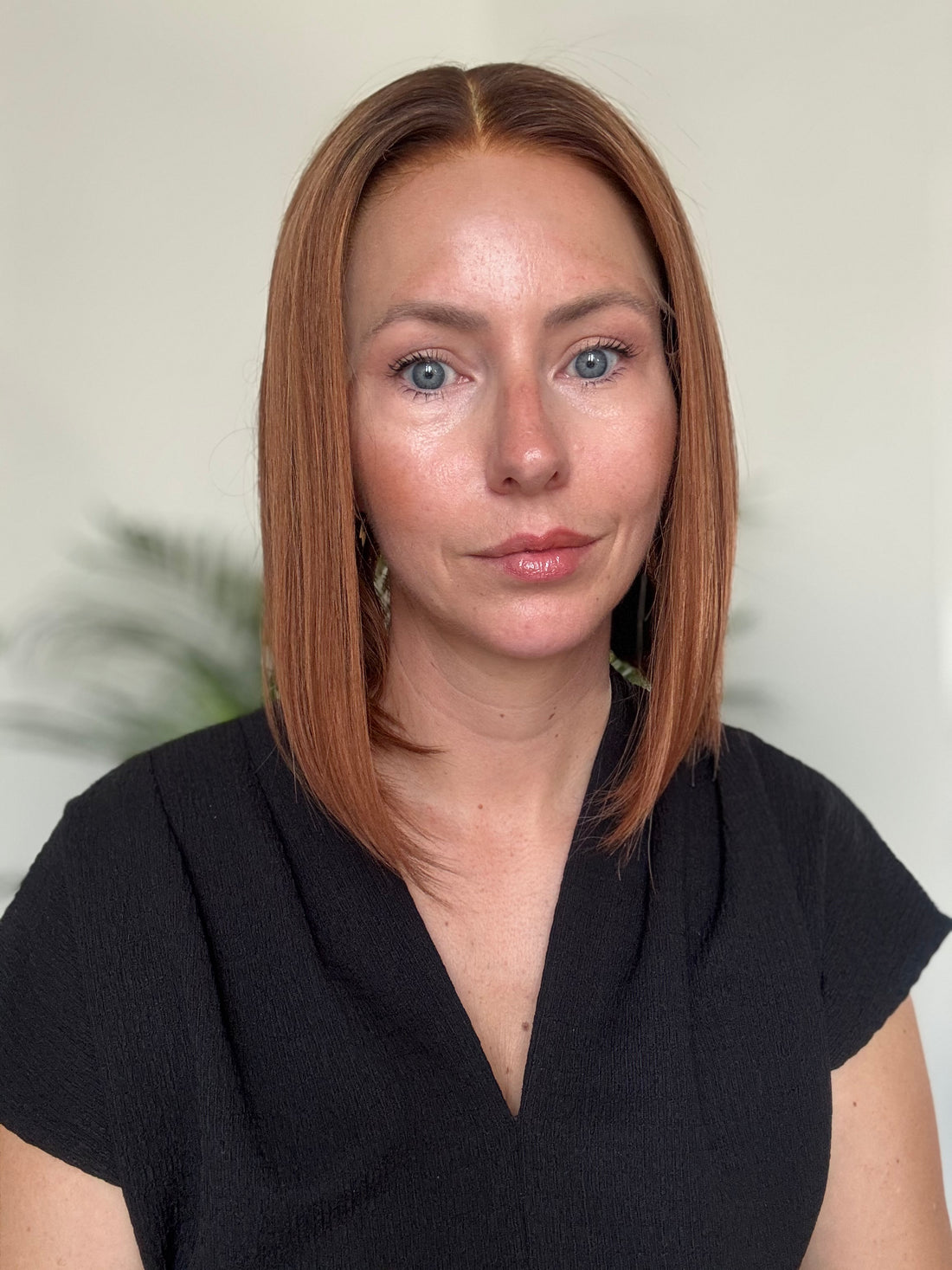 Kate 12 inch warm brown balayage bob wig in size Small